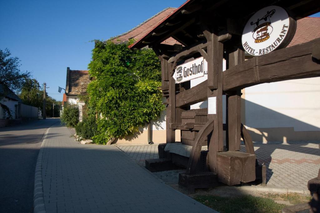 Fogado Az Oreg Preshez Hotel Mór Exterior foto